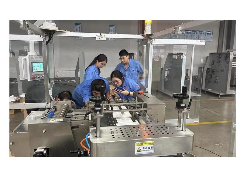 Algeria customer learns how to use machine